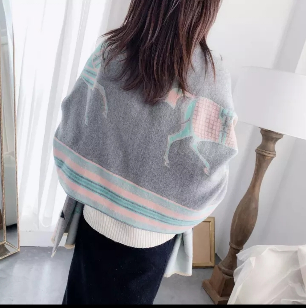 ⭐⭐️Elegant Cashmere Shawl ⭐ - Picture 7 of 7